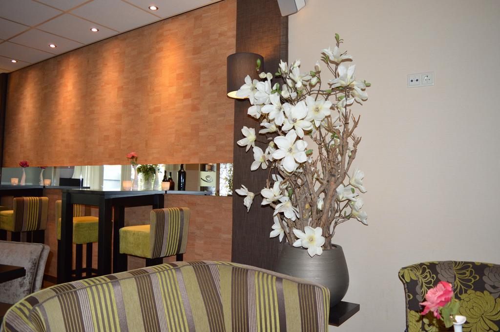 De Rozenstruik Hotel โอทมาร์ชุม ภายนอก รูปภาพ